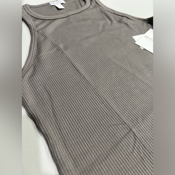Beyond Yoga Women's Large Formation Tank Stone Grey Gray NWT High Neckline - Picture 3 of 7